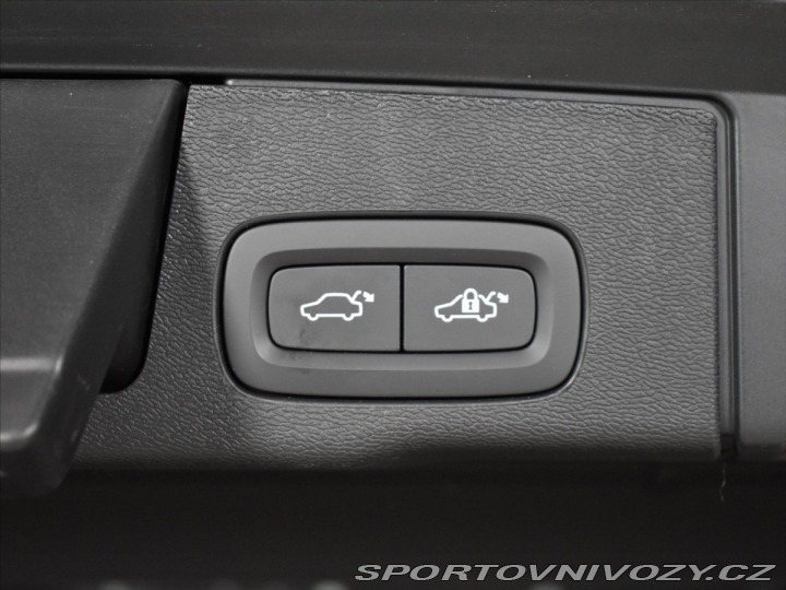Volvo Ostatní modely XC60 2,0 T8 AWD Ultra B&W, 2025