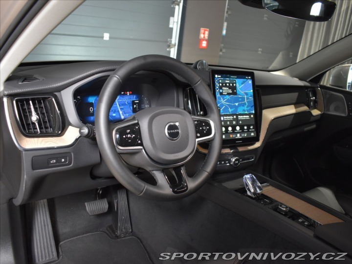 Volvo Ostatní modely XC60 2,0 T8 AWD Ultra B&W, 2025