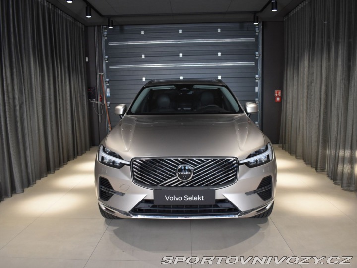 Volvo Ostatní modely XC60 2,0 T8 AWD Ultra B&W, 2025
