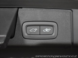 Volvo Ostatní modely XC60 2,0 T8 AWD Ultra B&W, 2025