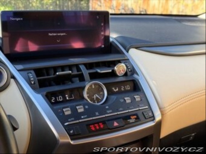 Lexus Ostatní modely NX 300h 2,5 NX 2018
