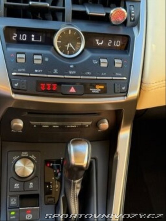 Lexus Ostatní modely NX 300h 2,5 NX 2018