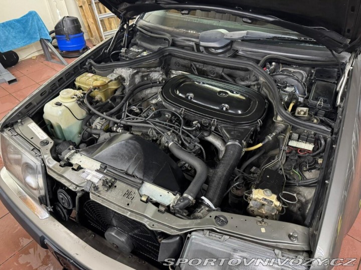 Mercedes-Benz Ostatní modely 2,0   W124 1990