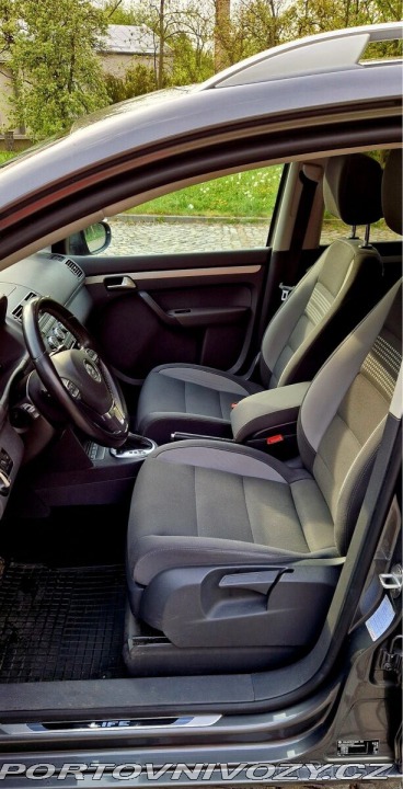 Volkswagen Ostatní modely Touran 2,0   LIFE TDI DSG 7/2013 2013