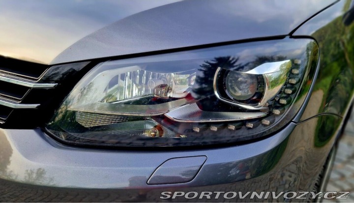 Volkswagen Ostatní modely Touran 2,0   LIFE TDI DSG 7/2013 2013