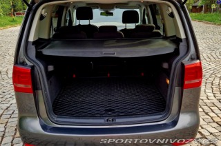 Volkswagen Ostatní modely Touran 2,0 LIFE TDI DSG 7/2013 2013