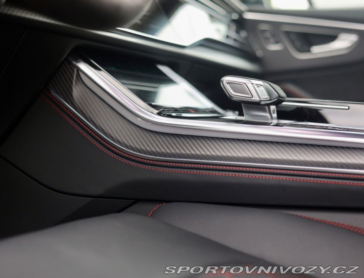 Audi Ostatní modely Q8  3.0 V6TFSI ehybrid quatt 2026