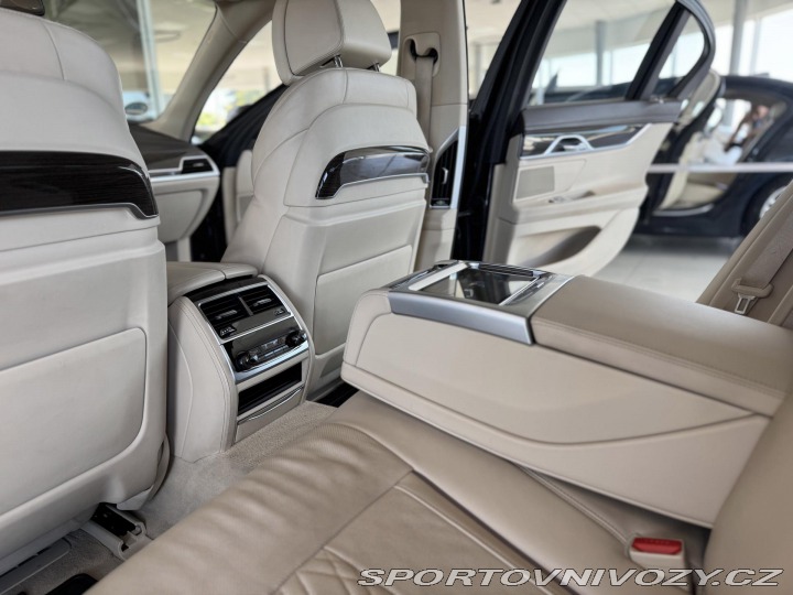 BMW 7 750i xDrive*Laser*NočníVi 2016
