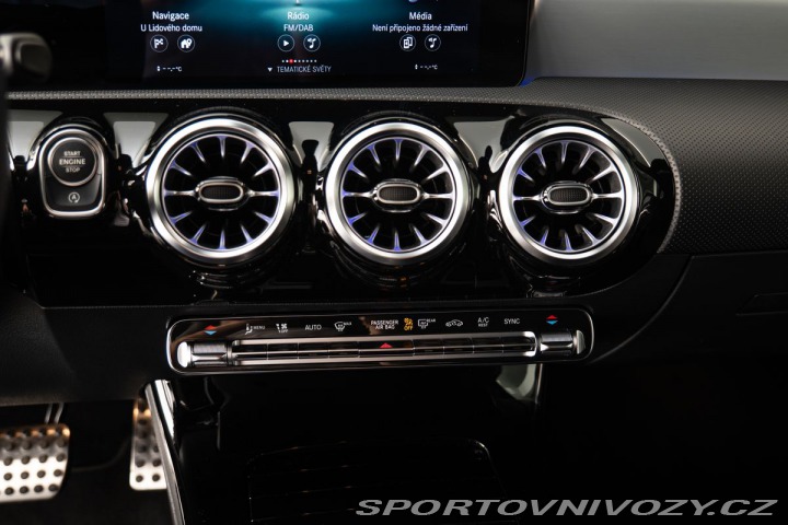 Mercedes-Benz A 200d/AMG/CarPlay 2023