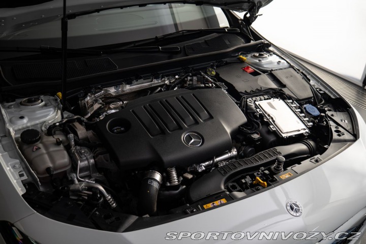 Mercedes-Benz A 200d/AMG/CarPlay 2023