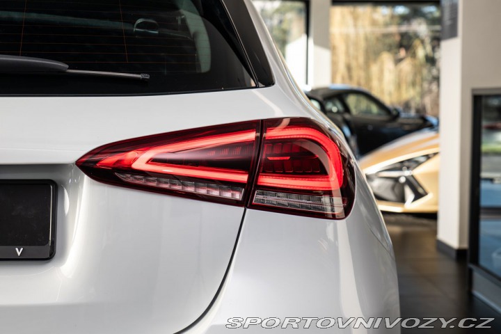 Mercedes-Benz A 200d/AMG/CarPlay 2023