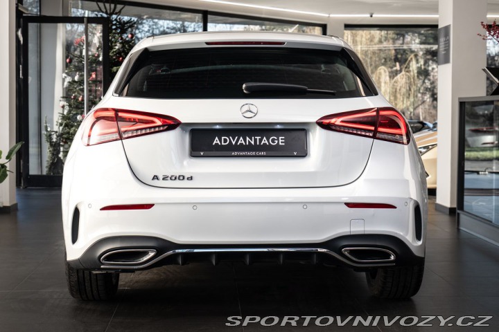 Mercedes-Benz A 200d/AMG/CarPlay 2023