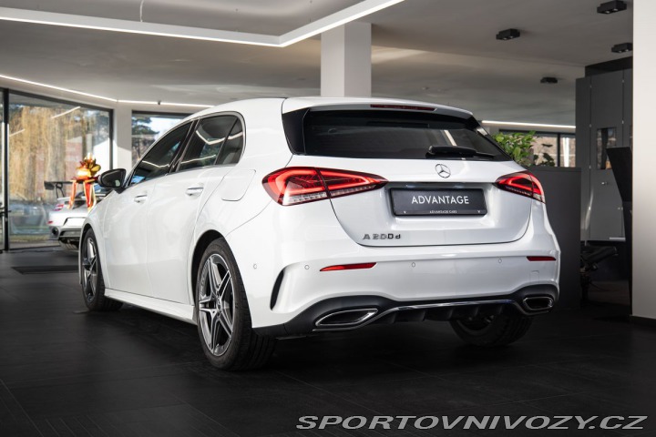 Mercedes-Benz A 200d/AMG/CarPlay 2023