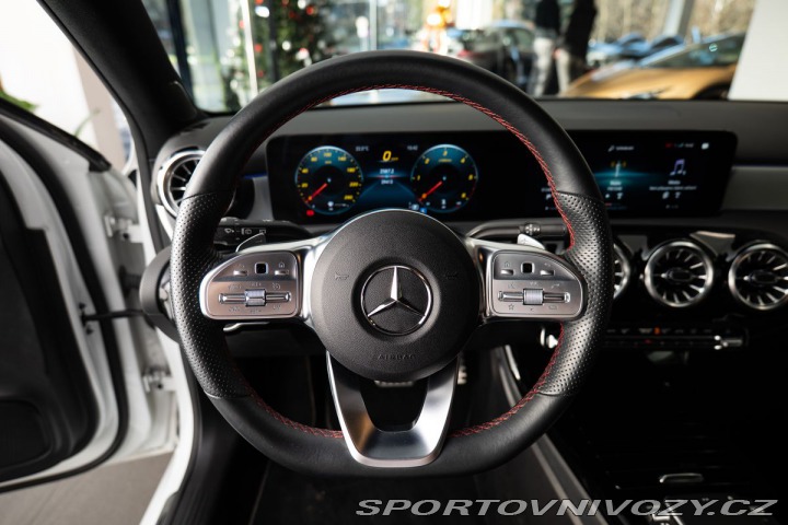 Mercedes-Benz A 200d/AMG/CarPlay 2023