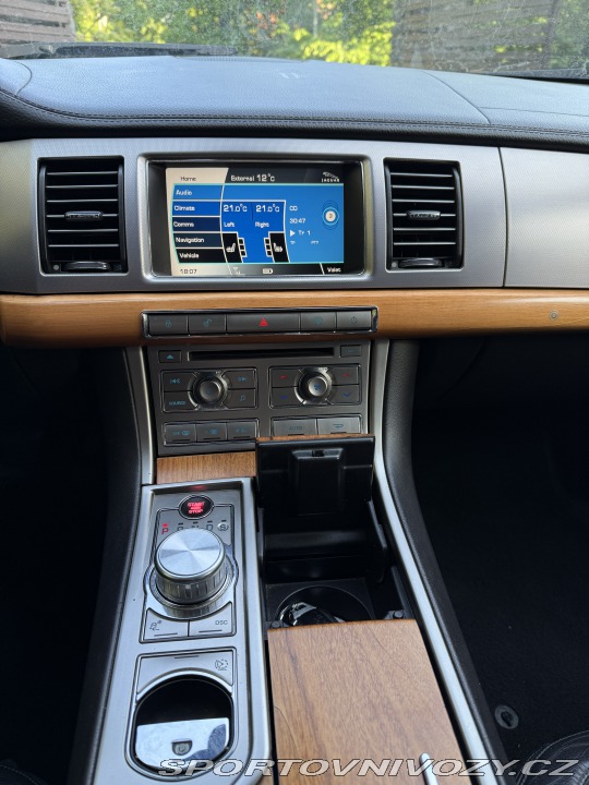 Jaguar XF  2009