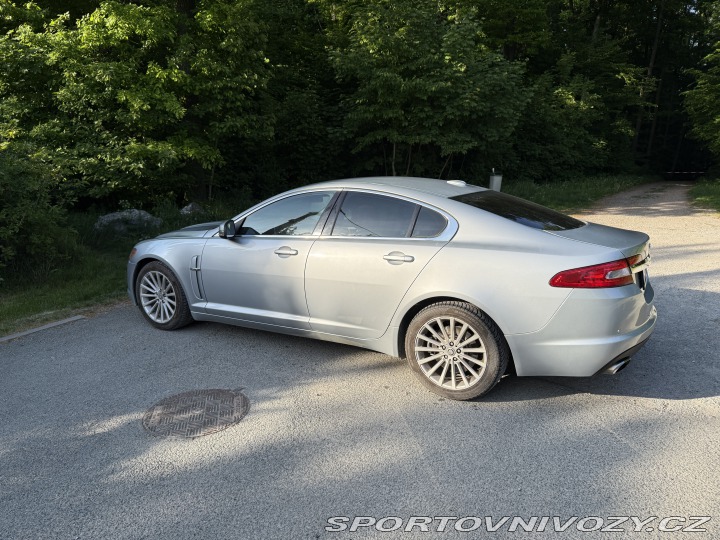 Jaguar XF  2009