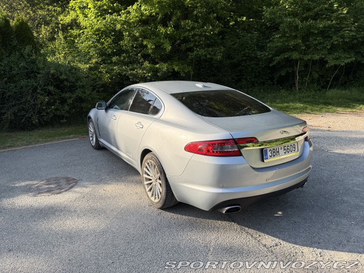 Jaguar XF  2009