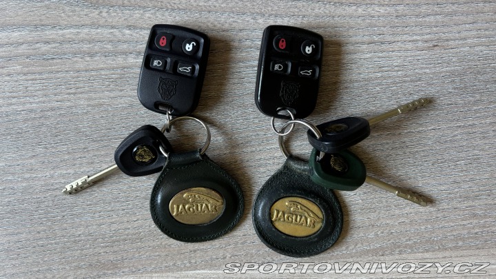 Jaguar XKR X100 2000