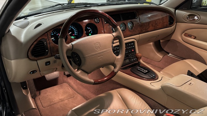 Jaguar XKR X100 2000