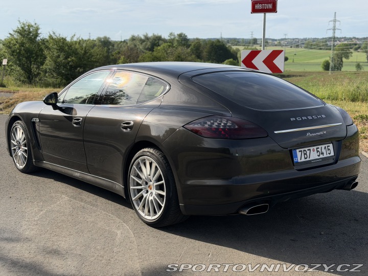 Porsche Panamera 4 3.6l V6 2011