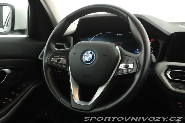 BMW 3 330 e 2022