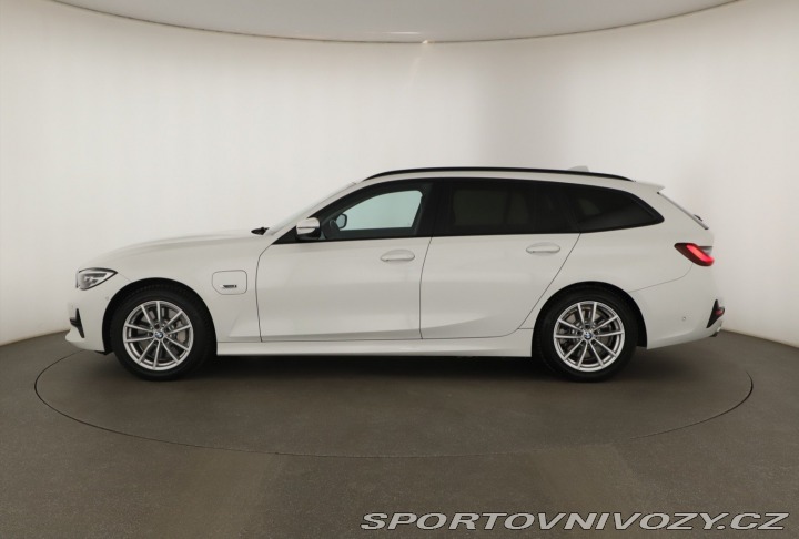 BMW 3 330 e 2022