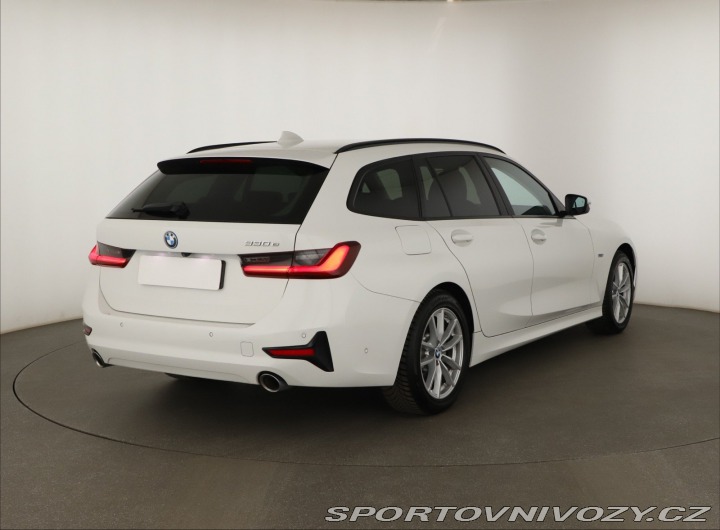BMW 3 330 e 2022