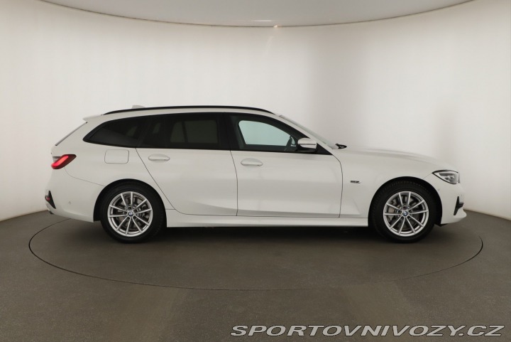 BMW 3 330 e 2022