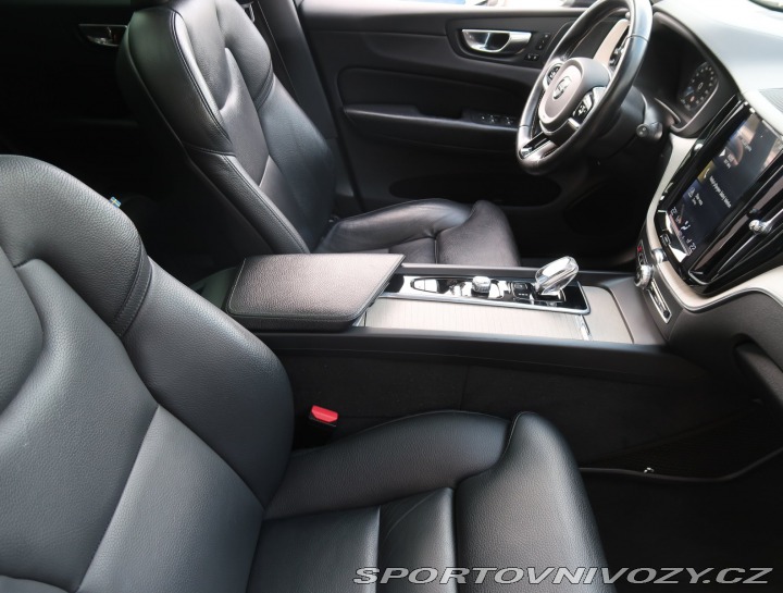 Volvo Ostatní modely XC60 Inscription T8 Twin Engin 2020