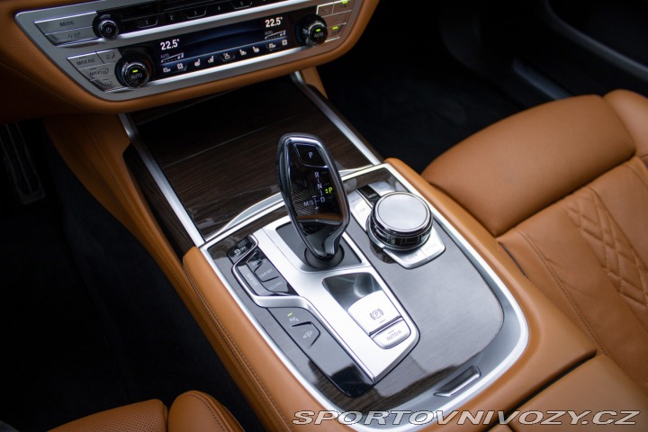 BMW 7 750Li xDrive A/T / AJ NA 2018