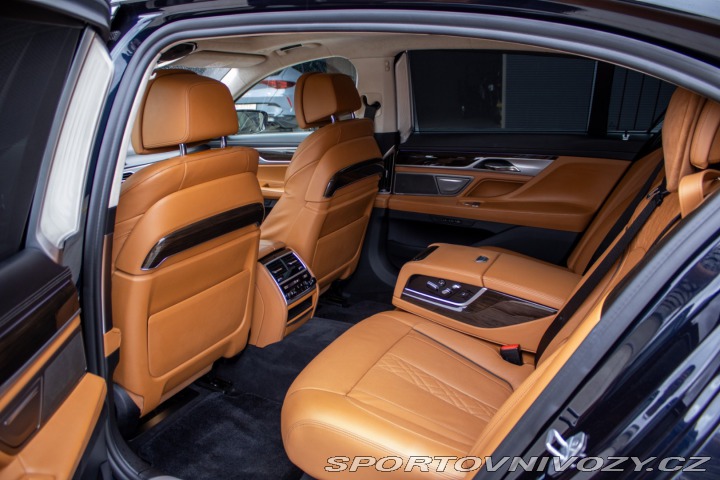 BMW 7 750Li xDrive A/T / AJ NA 2018