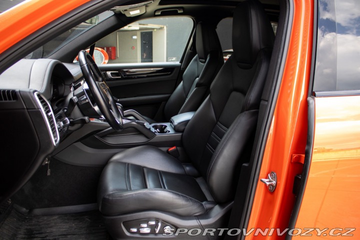 Porsche Cayenne E-Hybrid 4x4 A/T / V ZÁR 2021