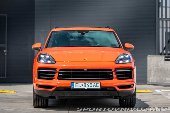 Porsche Cayenne E-Hybrid 4x4 A/T / V ZÁR 2021