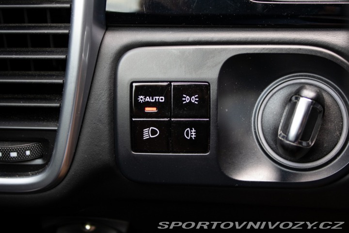 Porsche Cayenne E-Hybrid 4x4 A/T / V ZÁR 2021