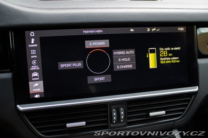 Porsche Cayenne E-Hybrid 4x4 A/T / V ZÁR 2021