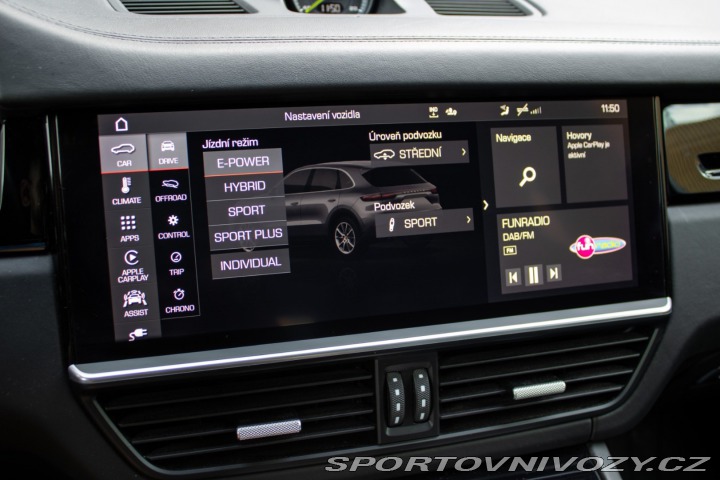 Porsche Cayenne E-Hybrid 4x4 A/T / V ZÁR 2021