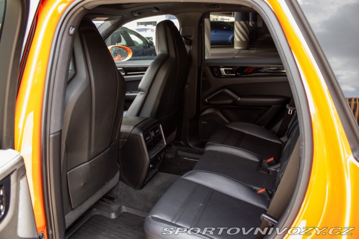 Porsche Cayenne E-Hybrid 4x4 A/T / V ZÁR 2021