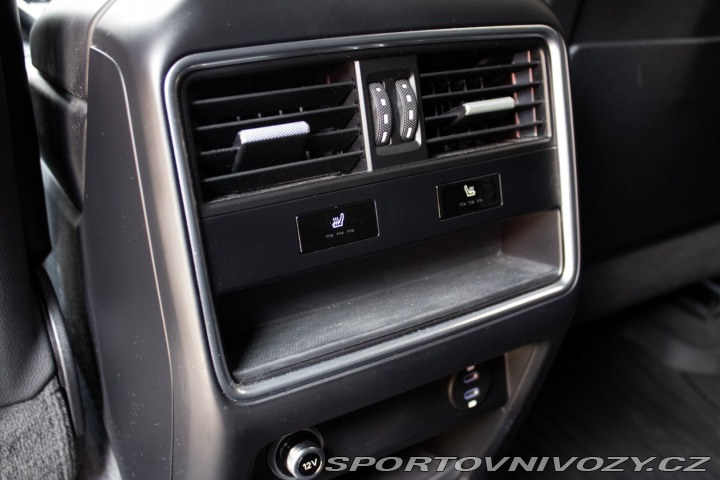 Porsche Cayenne E-Hybrid 4x4 A/T / V ZÁR 2021