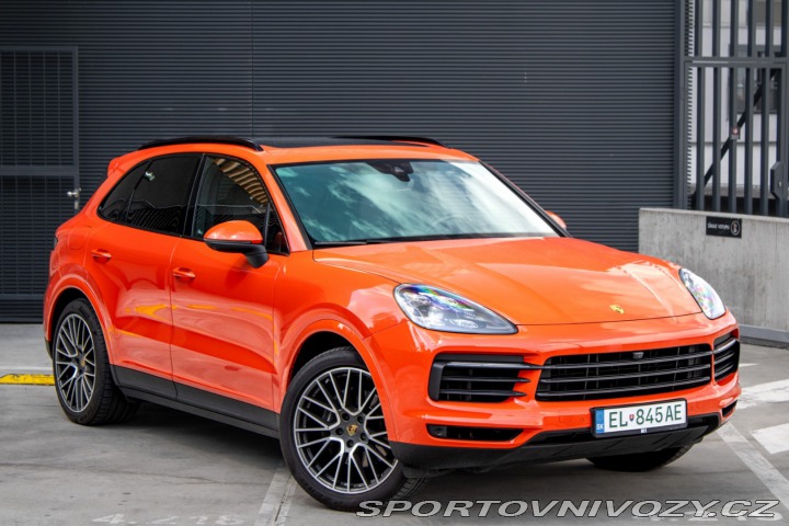 Porsche Cayenne E-Hybrid 4x4 A/T / V ZÁR 2021