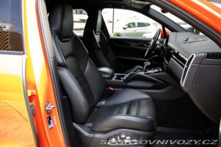Porsche Cayenne E-Hybrid 4x4 A/T / V ZÁR 2021