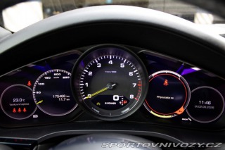 Porsche Cayenne E-Hybrid 4x4 A/T / V ZÁR 2021