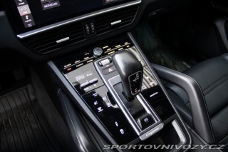 Porsche Cayenne E-Hybrid 4x4 A/T / V ZÁR 2021