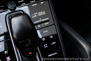 Porsche Cayenne E-Hybrid 4x4 A/T / V ZÁR 2021