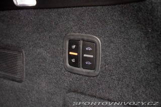Porsche Cayenne E-Hybrid 4x4 A/T / V ZÁR 2021