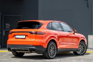 Porsche Cayenne E-Hybrid 4x4 A/T / V ZÁR 2021