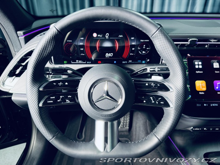 Mercedes-Benz E AMG*4M*AIR*ZÁR*NEZ.TOP*NA 2024