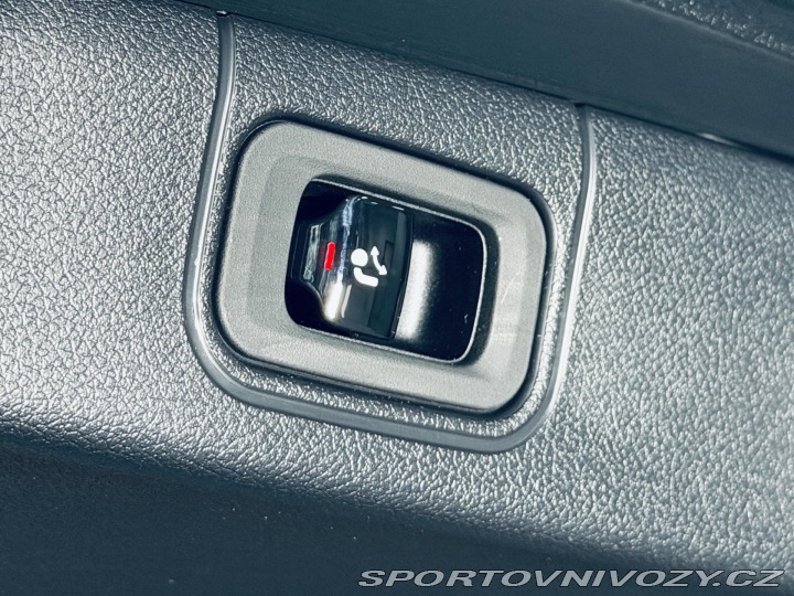 Mercedes-Benz E AMG*4M*AIR*ZÁR*NEZ.TOP*NA 2024