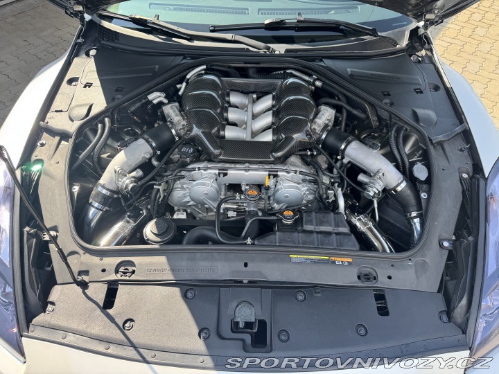 Nissan GT-R  2011