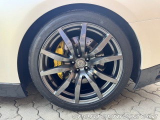 Nissan GT-R  2011