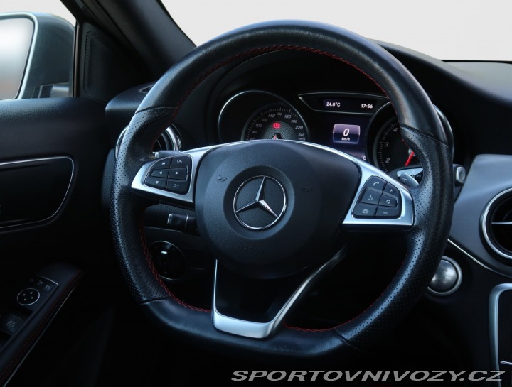 Mercedes-Benz Ostatní modely GLA AMG line GLA 220 4MATIC 2018